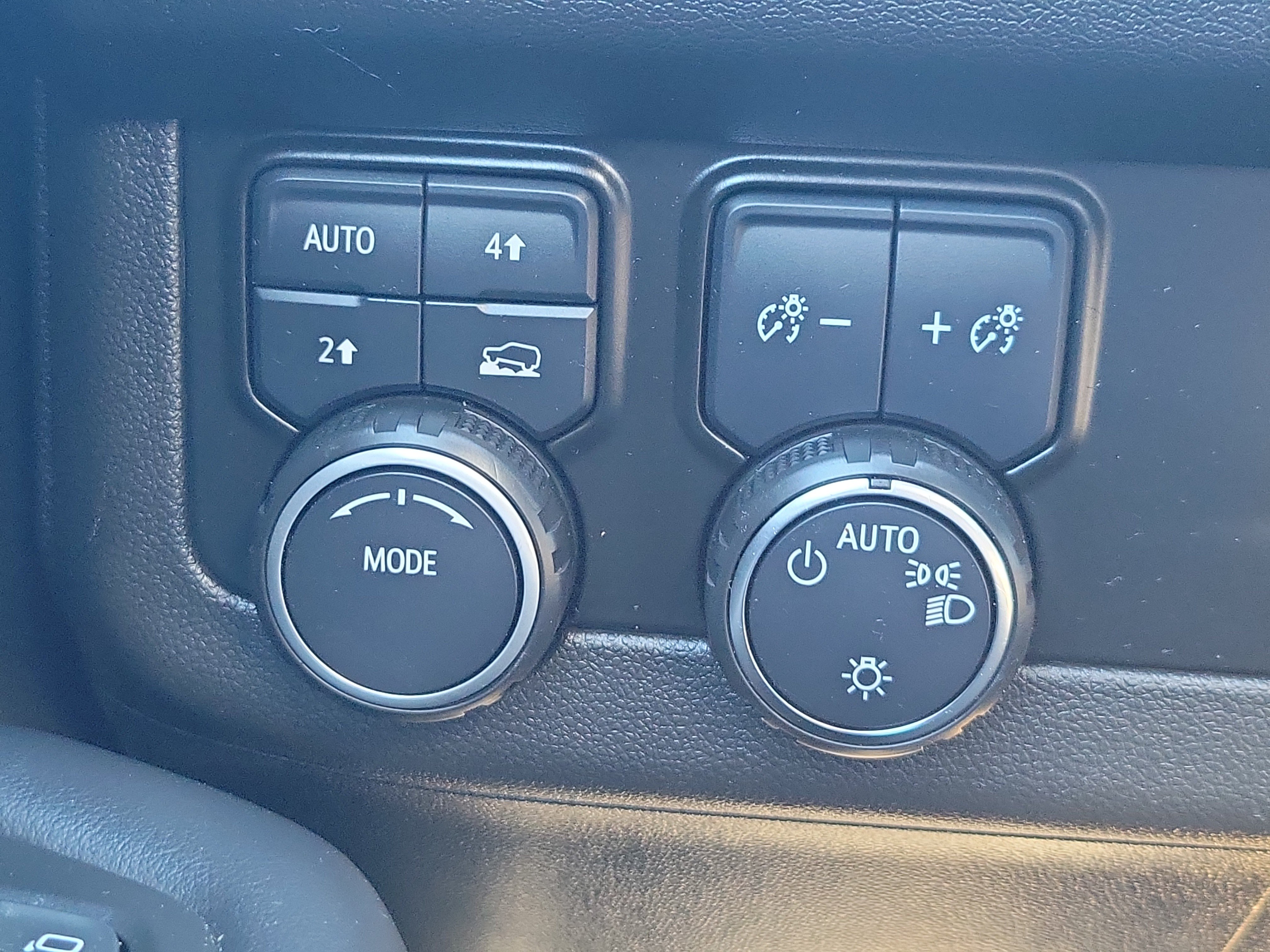 Used 2022 Chevrolet Tahoe RST w/ Luxury Package AWD/4WD image 31
