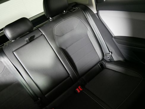 Certified 2023 Volkswagen Taos SE image 14