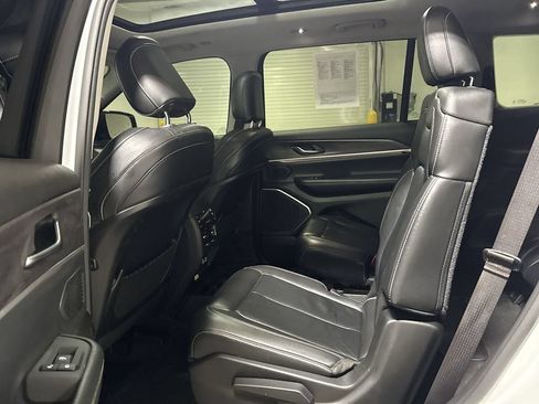 Used 2021 Jeep Grand Cherokee L Limited AWD/4WD image 24