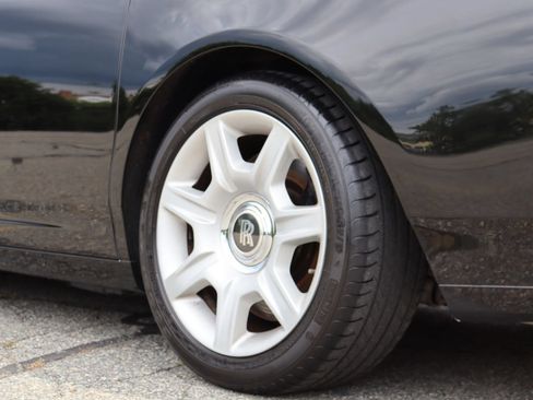 Used 2012 Rolls-Royce Ghost RWD image 10