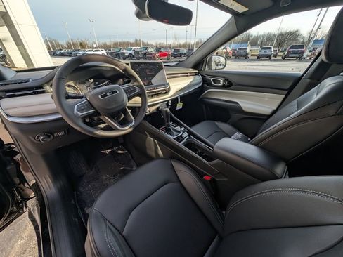 New 2026 Jeep Compass Limited image 2