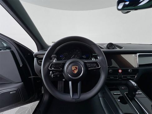 New 2026 Porsche Macan image 12
