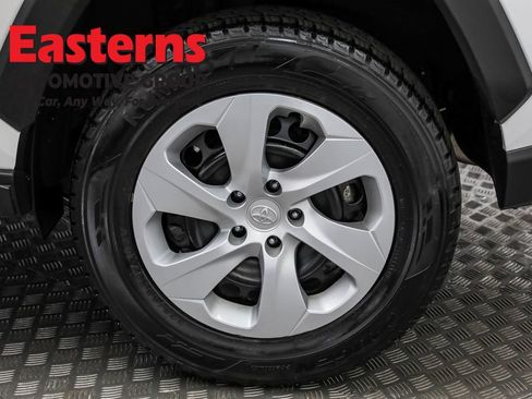 Used 2024 Toyota RAV4 LE image 31