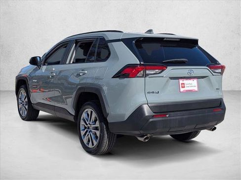 Used 2023 Toyota RAV4 XLE Premium image 8