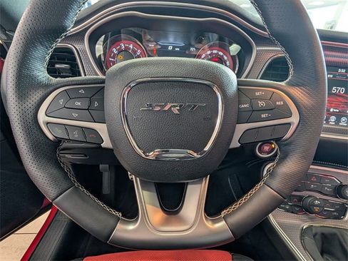 Used 2016 Dodge Challenger SRT Hellcat image 33