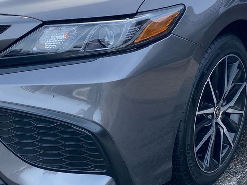 Used 2022 Toyota Camry SE image 21