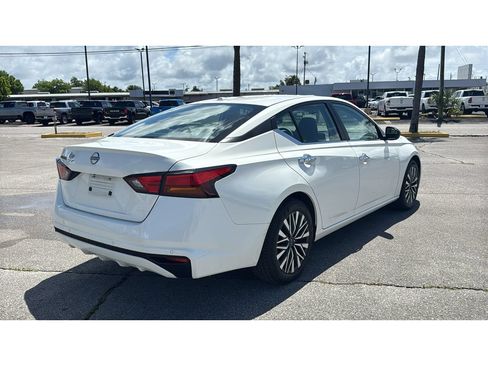 Used 2025 Nissan Altima 2.5 SV FWD image 5