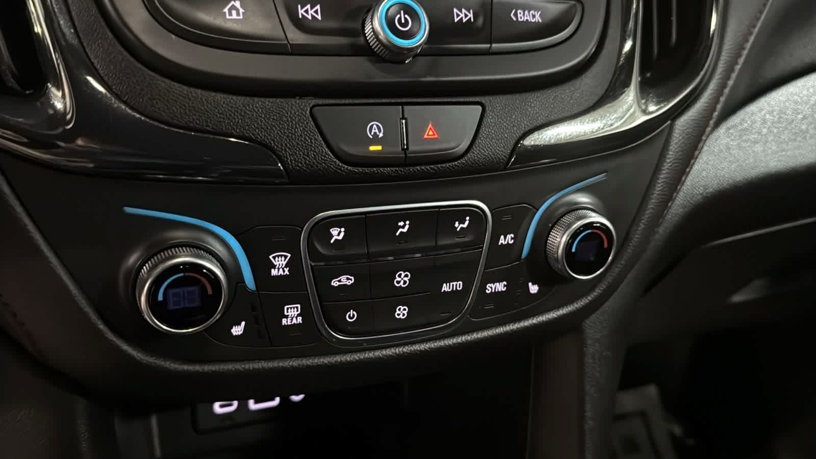 Used 2024 Chevrolet Equinox RS AWD/4WD image 18