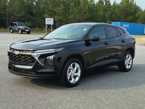 New 2026 Chevrolet Trax LS w/ LS Convenience Package FWD image 4