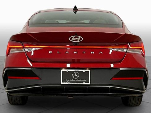 Used 2025 Hyundai Elantra SEL FWD image 5