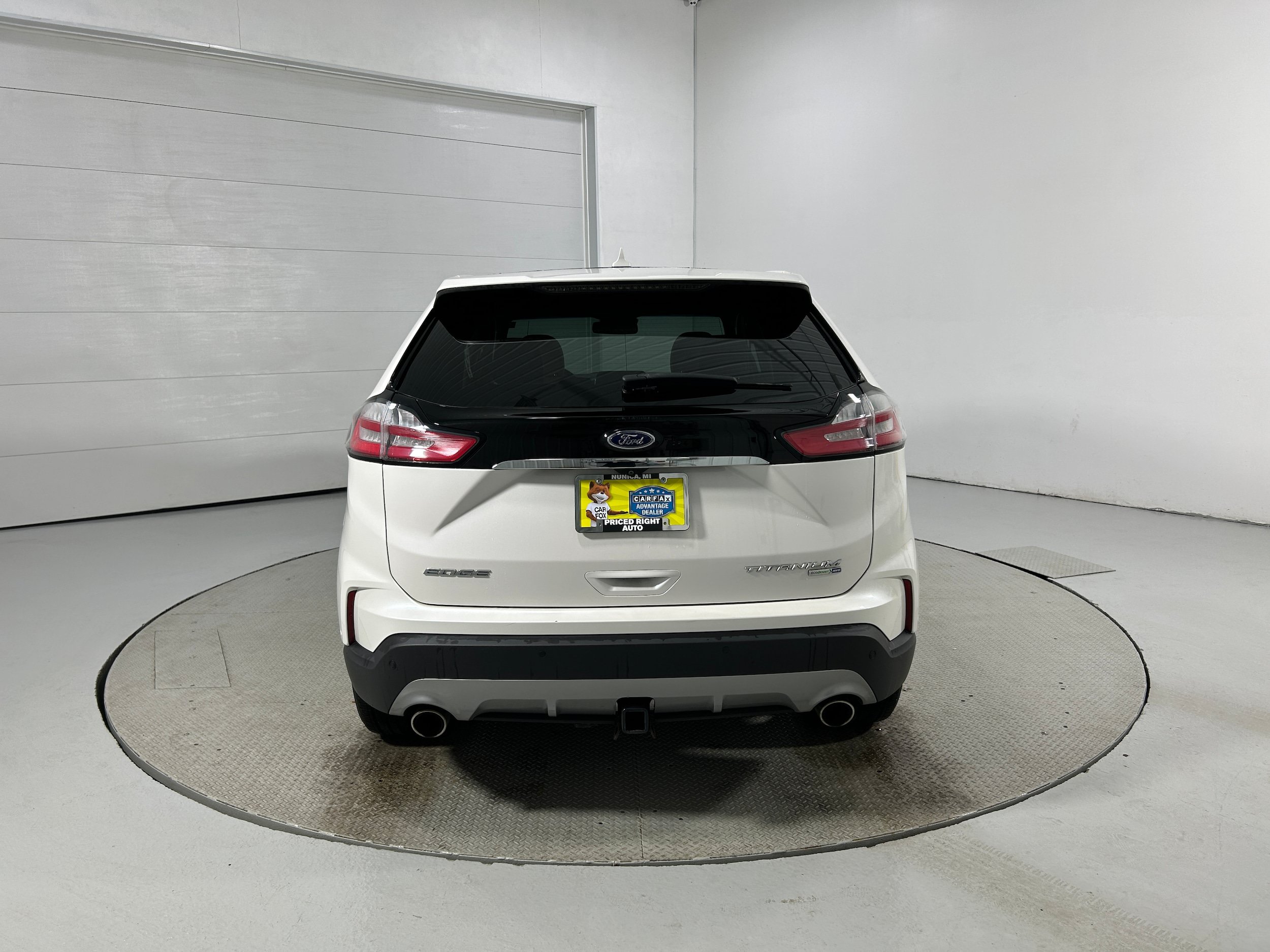 Used 2019 Ford Edge Titanium w/ Equipment Group 301A AWD/4WD image 35