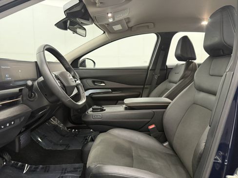 Used 2023 Nissan Ariya AWD image 14