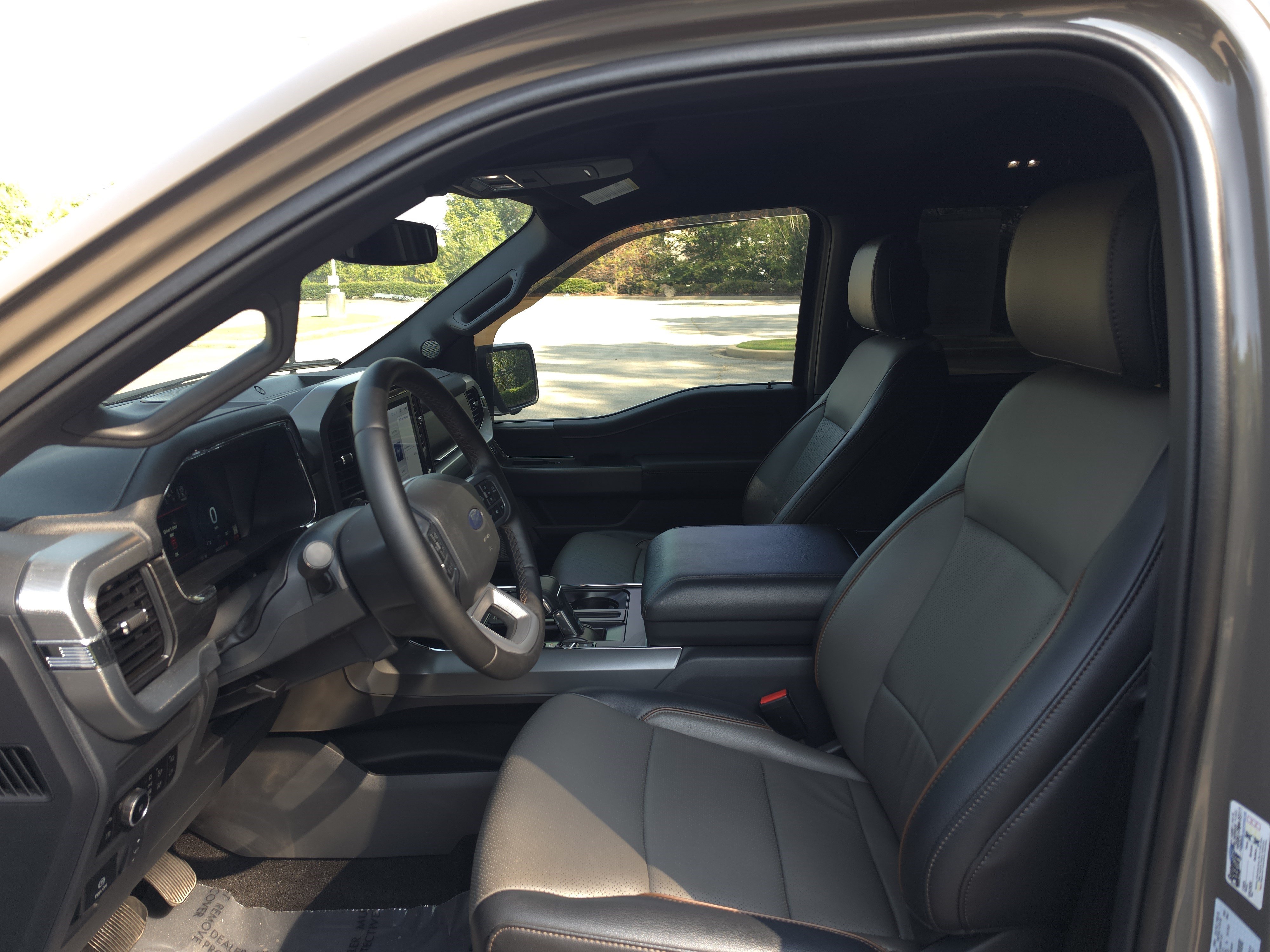 Used 2025 Ford F150 Lariat w/ Equipment Group 501A Mid AWD/4WD image 10