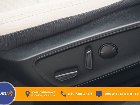 Used 2020 Ford Escape SE FWD image 17