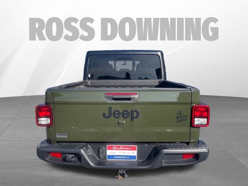 Used 2023 Jeep Gladiator Willys image 5