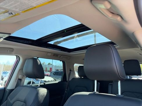 New 2026 Nissan Pathfinder Platinum AWD/4WD image 28