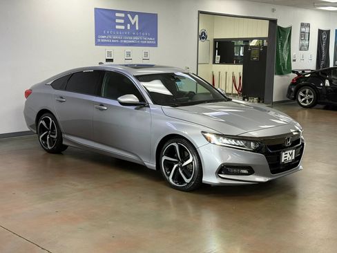Used 2020 Honda Accord Sport image 2