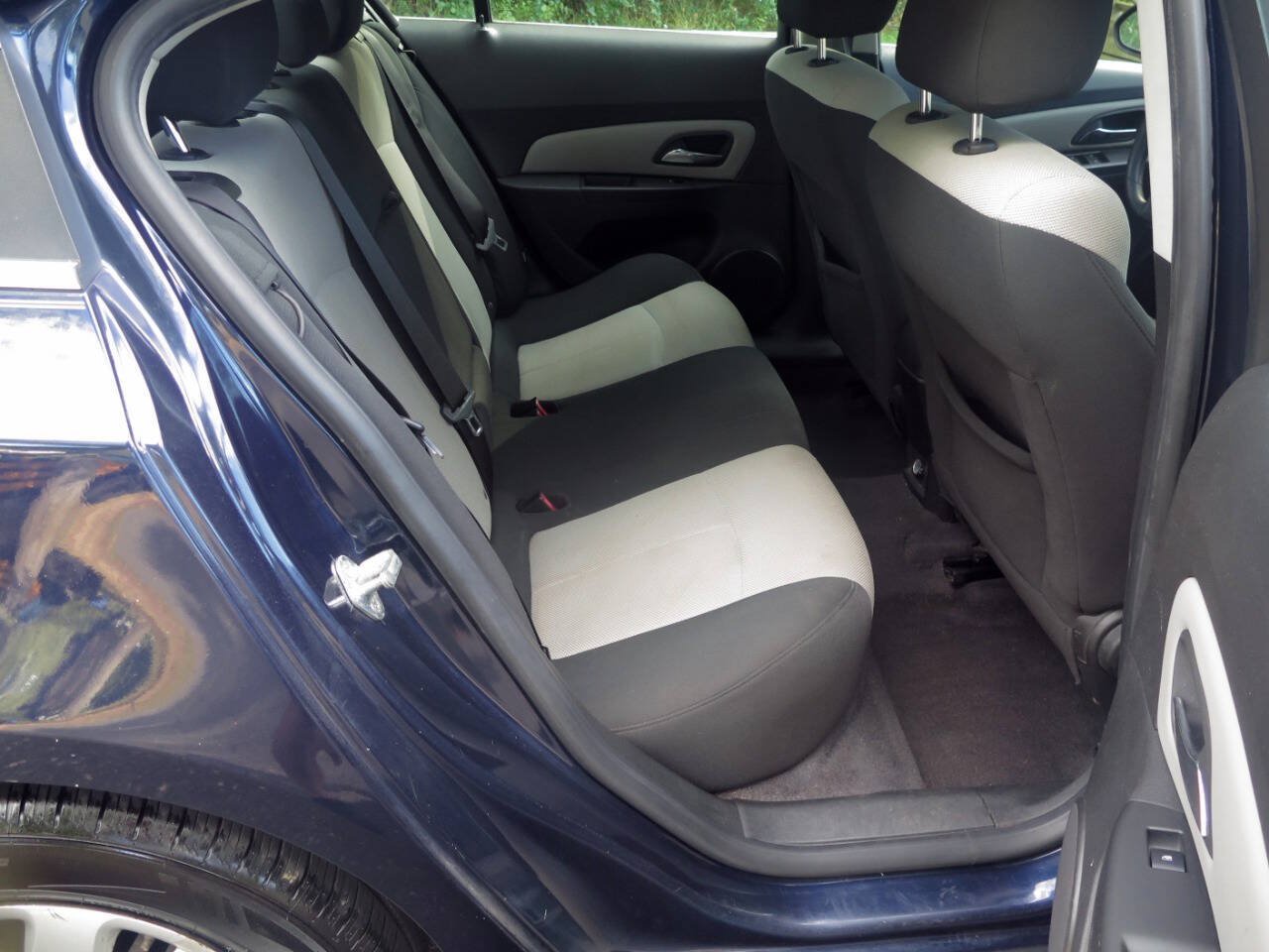 Used 2011 Chevrolet Cruze LS w/ Connectivity Package FWD image 16