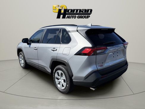 Used 2021 Toyota RAV4 LE AWD/4WD image 3