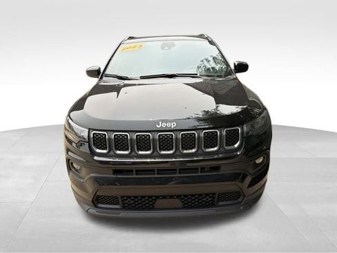 Used 2023 Jeep Compass Latitude AWD/4WD image 2