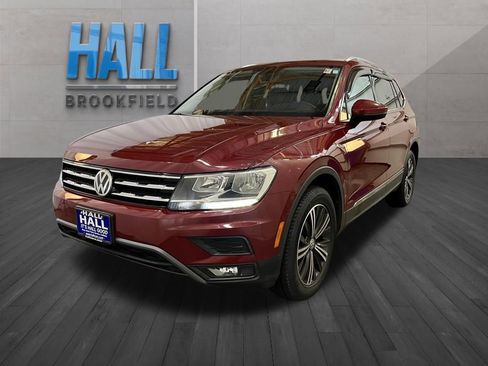 Used 2018 Volkswagen Tiguan SEL image 1