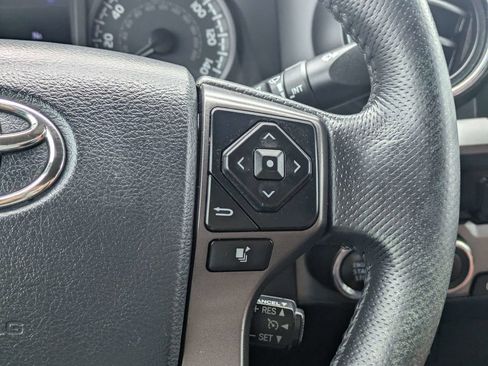 Used 2017 Toyota Tacoma TRD Sport w/ Tow Package AWD/4WD image 24