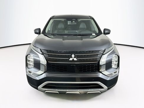 Used 2024 Mitsubishi Outlander SE FWD image 2