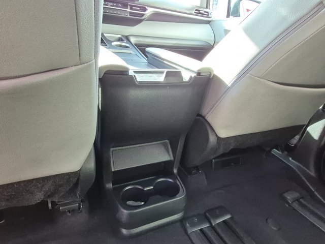 Used 2025 Toyota Sienna XLE FWD image 16