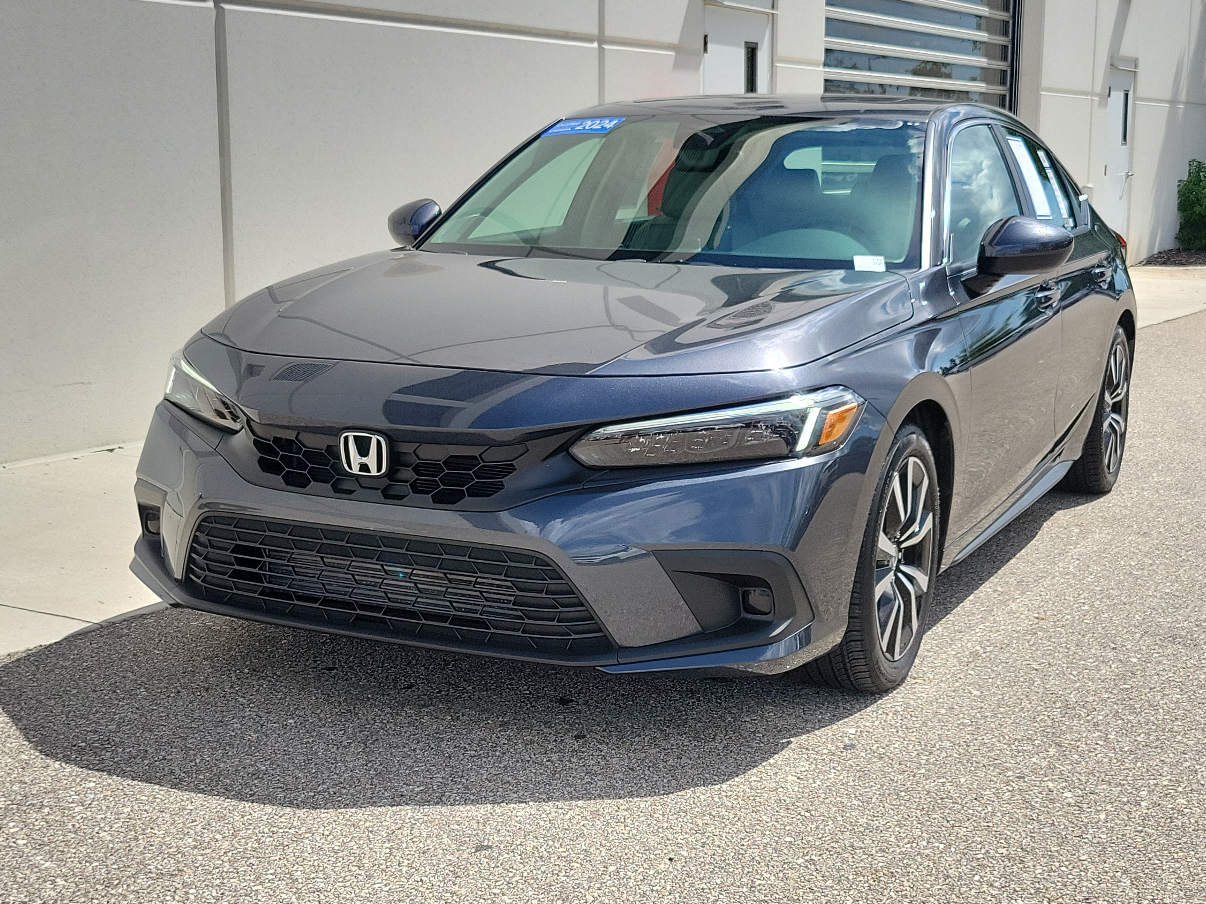 Certified 2024 Honda Civic EX-L image 3
