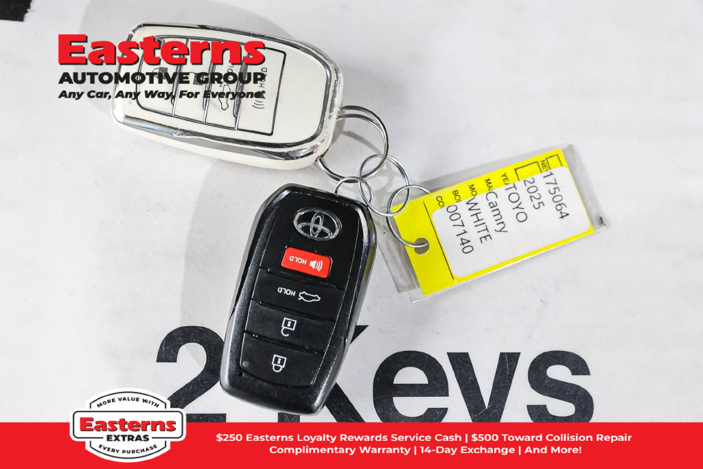 Used 2025 Toyota Camry XSE AWD/4WD image 23