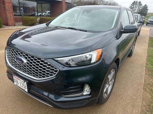 Used 2023 Ford Edge SEL w/ Convenience Package image 3
