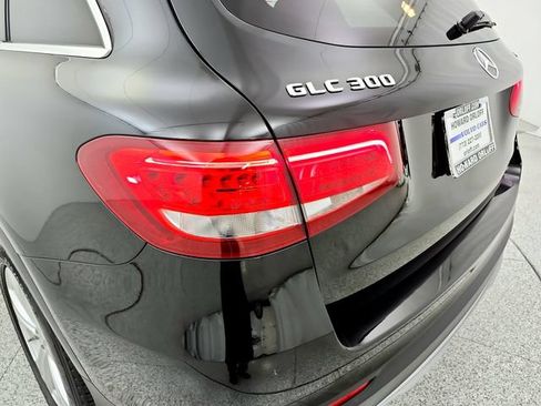 Used 2018 Mercedes-Benz GLC 300 4MATIC image 28