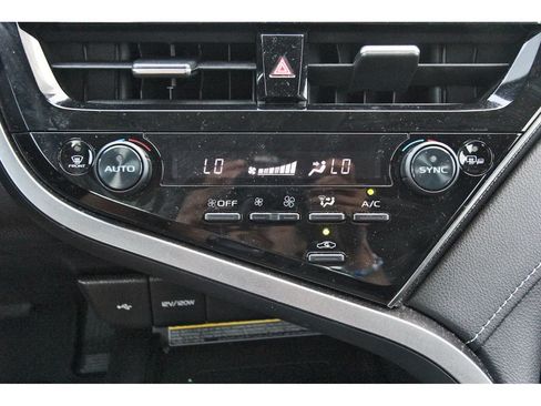 Used 2021 Toyota Camry XSE FWD image 30