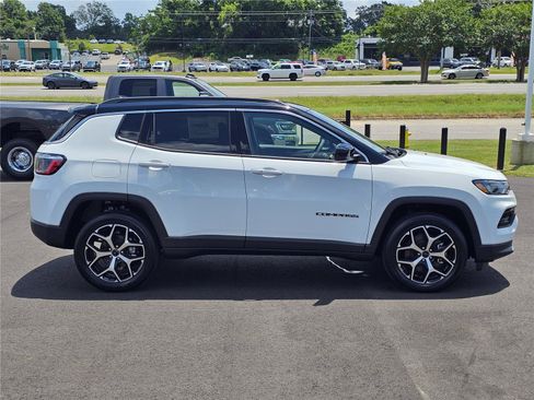 New 2026 Jeep Compass Limited AWD/4WD image 7