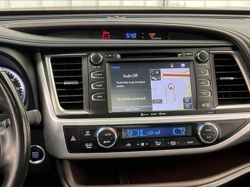 Used 2017 Toyota Highlander XLE image 6