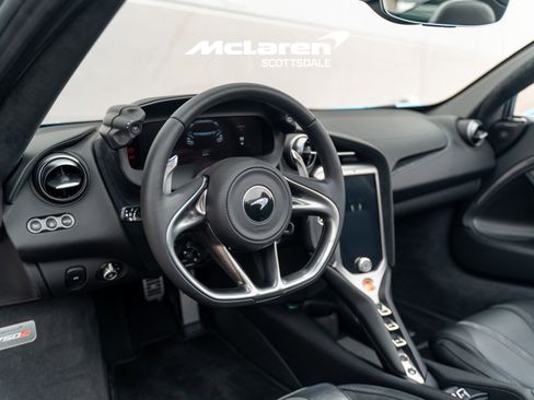 Used 2025 McLaren 750S Spider RWD image 13