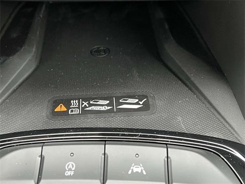 Used 2025 Buick Envista Sport Touring w/ Convenience I Package image 24