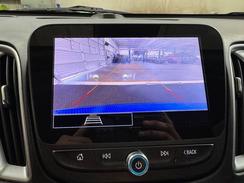 Used 2023 Chevrolet Malibu LT FWD image 21