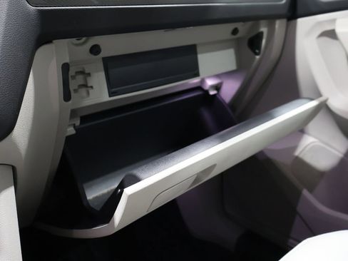 Used 2022 Volkswagen Tiguan SE image 30