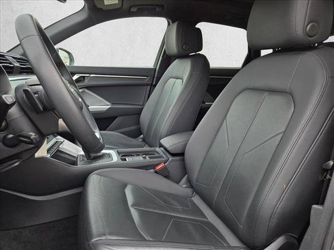 Used 2025 Audi Q3 2.0T Premium image 12