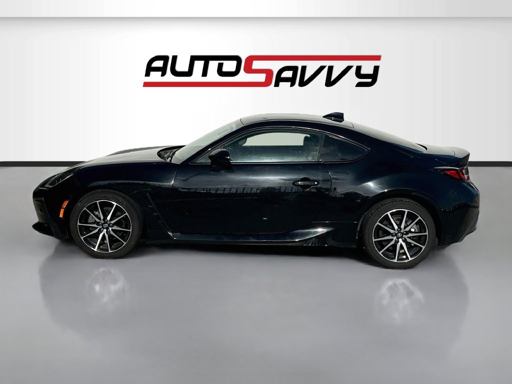 Used 2024 Toyota GR86 RWD image 4