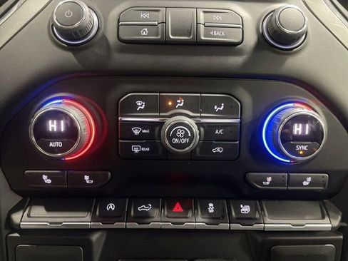 Used 2022 Chevrolet Silverado 1500 LT image 19