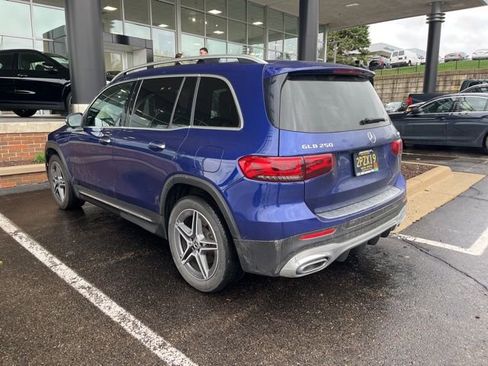 Used 2021 Mercedes-Benz GLB 250 4MATIC image 3