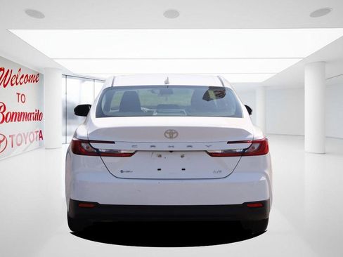 Used 2025 Toyota Camry LE image 6