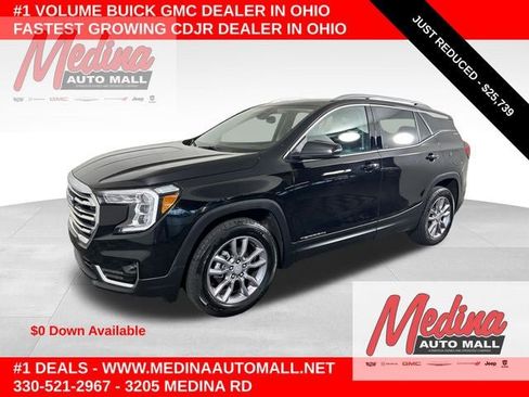 Used 2024 GMC Terrain SLT AWD/4WD image 1