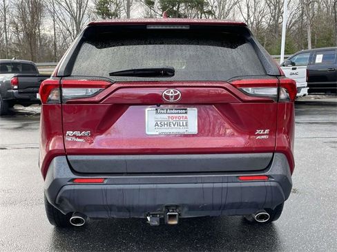 Used 2023 Toyota RAV4 XLE Premium image 4