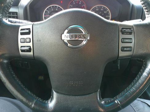 Used 2012 Nissan Titan SV w/ SV Value Truck Pkg image 9