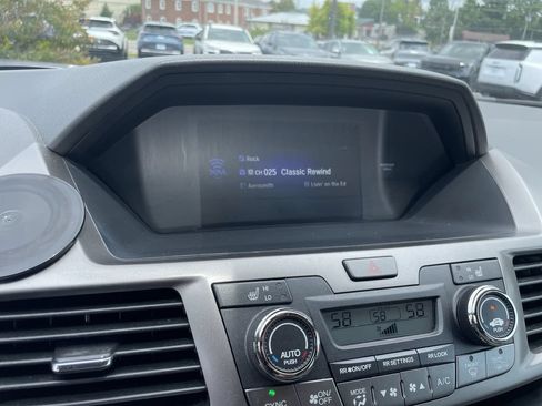 Used 2016 Honda Odyssey EX-L image 11