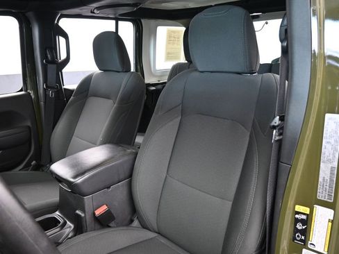 Used 2022 Jeep Wrangler Unlimited Sport image 10