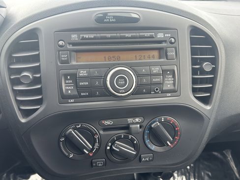 Used 2014 Nissan Juke S image 12